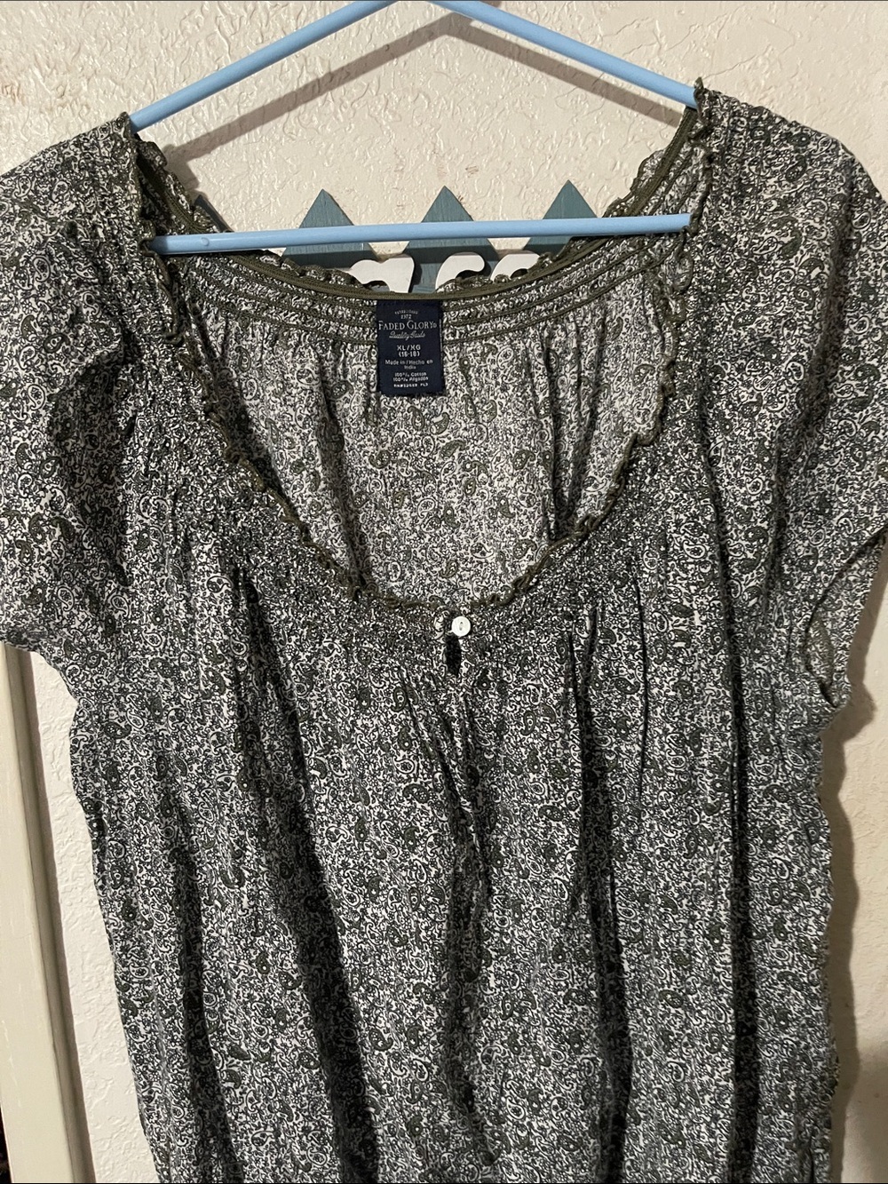 Faded Glory dark green & White Paisley Scoop-Neck Blouse